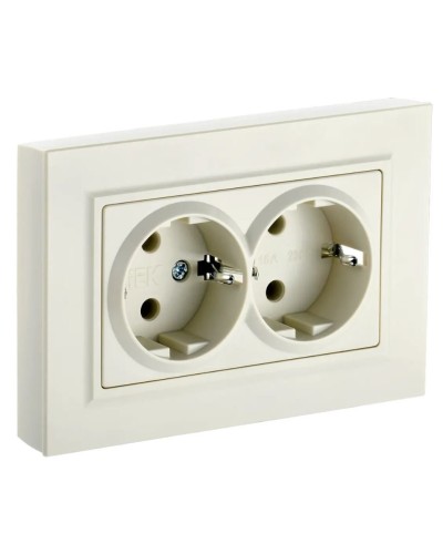 Розетка 2-местная с з/к РСш12-3-БрКр бежевый BRITE (BR-R24-16-K10-F). Розетка с заземлением с защитными шторками в сборе. IEK в Нижнем Новгороде