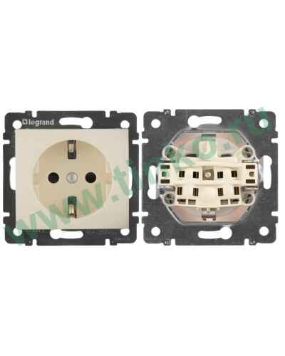 Розетка Valena 2К+3 с защитными шторками, на винтах 16А 250В, слоновая кость (774321). Розетка. LegranD в Нижнем Новгороде