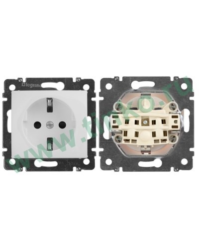 Розетка Valena 2К+3 10/16А, белый (774420). Розетка. LegranD в Нижнем Новгороде